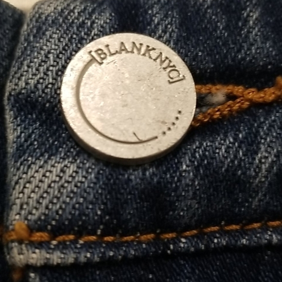 💕BLANKNYC💕 Astor Cut Off Shorts Sun Rainbow Embroidered Denim Raw Hem 27 NWT - Picture 5 of 13